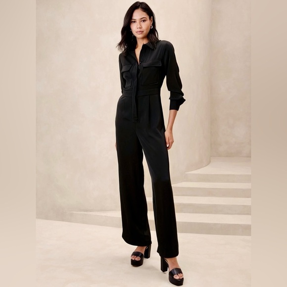 NWT! Banana Republic Black Long Sleeve Wide Leg Jumpsuit - Size 4 petite 🦒 - Picture 1 of 4